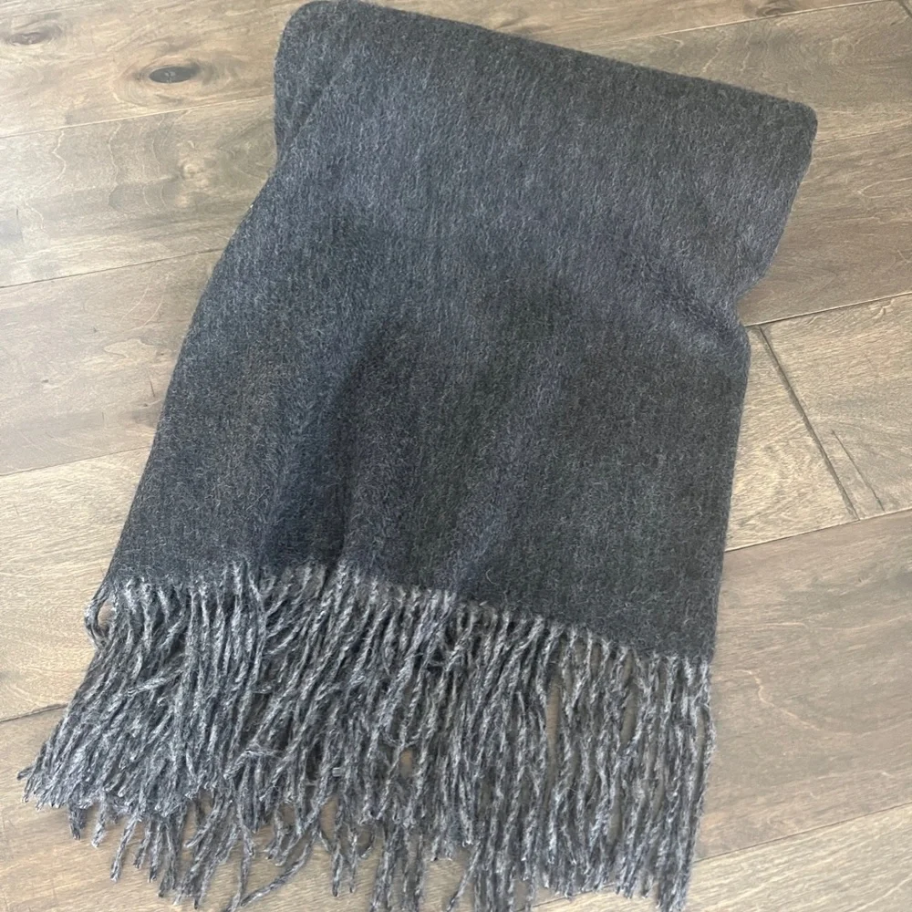NWOT a & R Cashmere Throw Gray Reversible - Picture 4 of 8